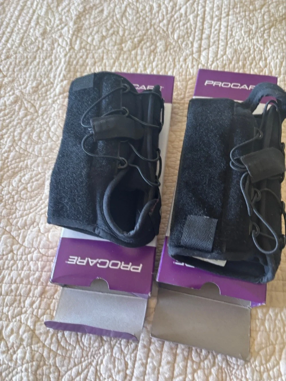 PROC AIRE QuickFit Wrist Brace Duo in Purple and White - Picture 4 of 4